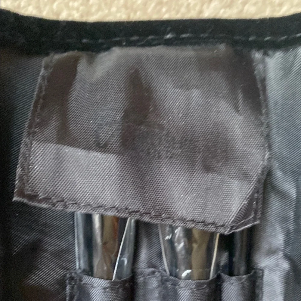 It Cosmetics Black Makeup Brush Roll